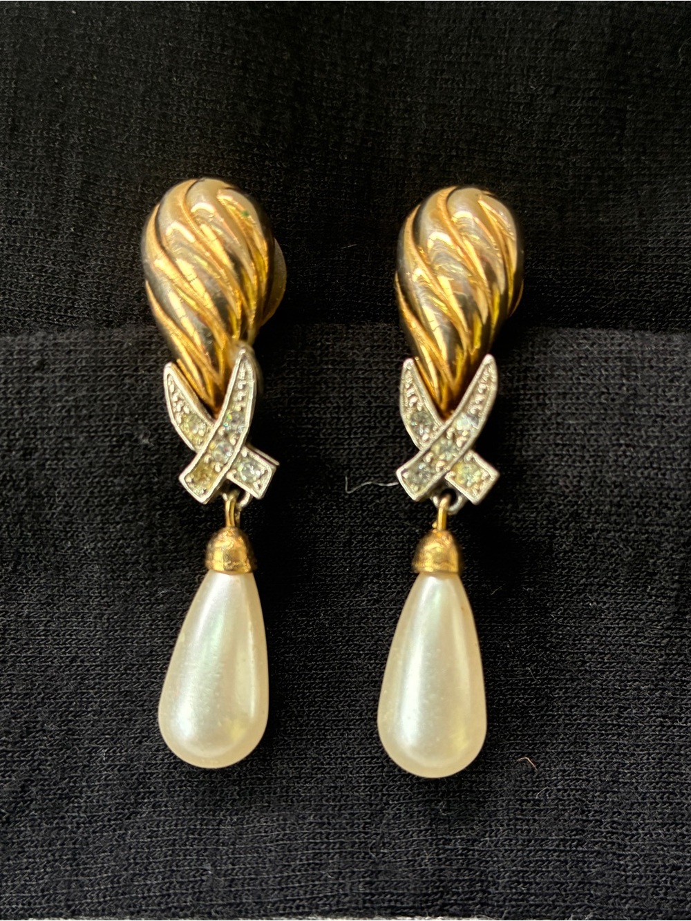 Vintage Two Tone Ribbed Dome Rhinestone Faux Pearl Teardrop Earrings